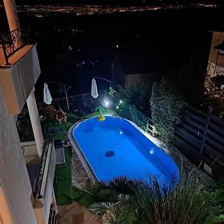 In Der Emily Mit Herrlichem Meerblick By Interhome アパート Opric