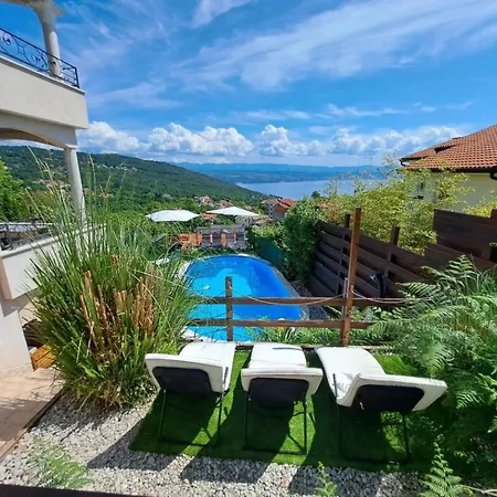 Appartamento In Der Emily Mit Herrlichem Meerblick By Interhome Opric