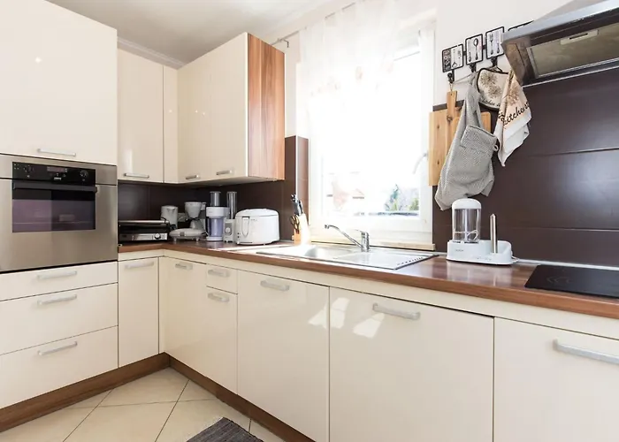 In Der Emily Mit Herrlichem Meerblick By Interhome Daire