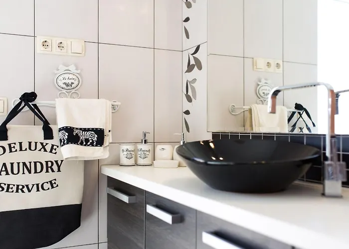 In Der Emily Mit Herrlichem Meerblick By Interhome Apartament