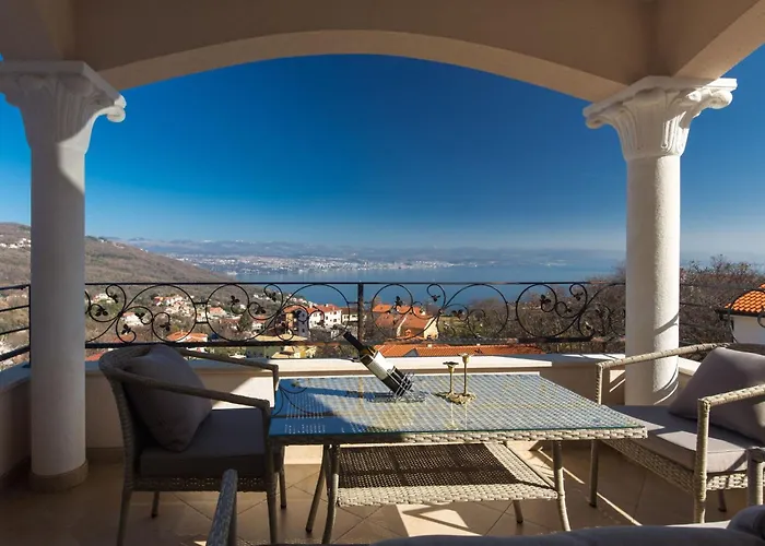 Daire In Der Emily Mit Herrlichem Meerblick By Interhome Opric