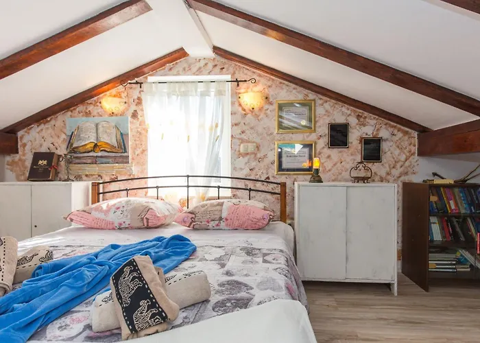 Daire In Der Emily Mit Herrlichem Meerblick By Interhome Opric