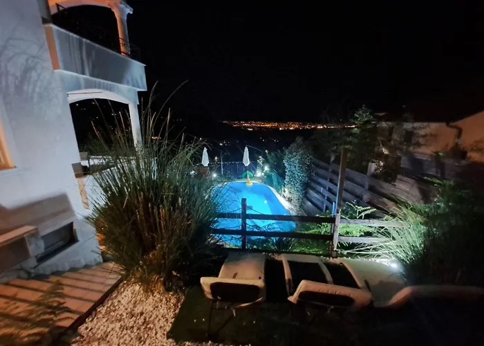 In Der Emily Mit Herrlichem Meerblick By Interhome *