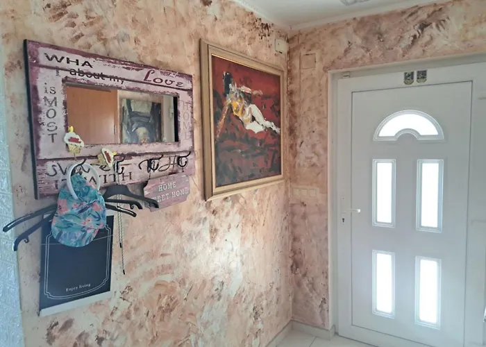 In Der Emily Mit Herrlichem Meerblick By Interhome