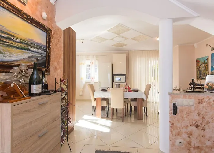 Apartment In Der Emily Mit Herrlichem Meerblick By Interhome *