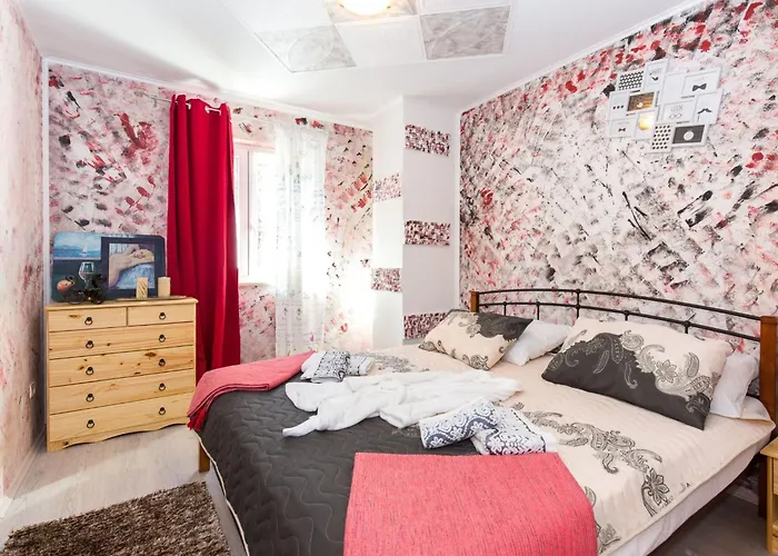 Apartment In Der Emily Mit Herrlichem Meerblick By Interhome