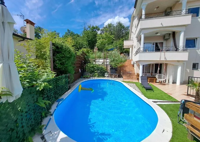 In Der Emily Mit Herrlichem Meerblick By Interhome Opric